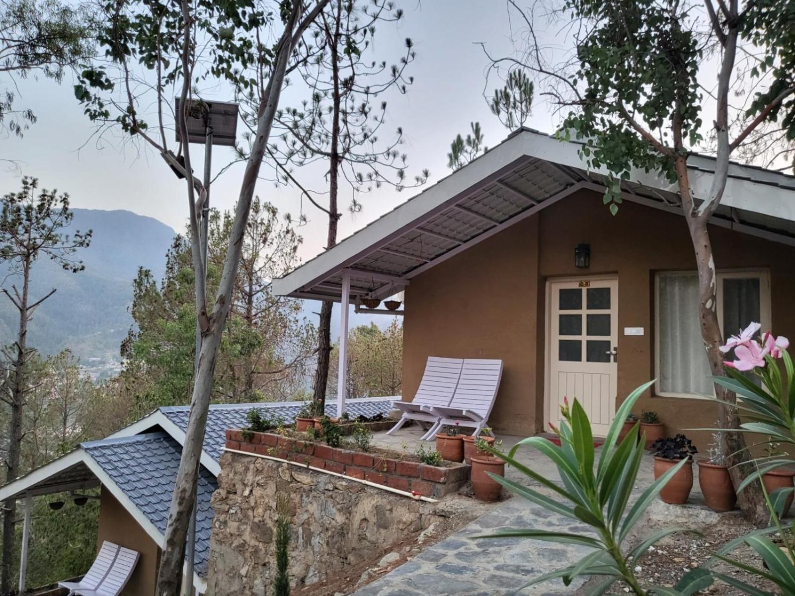 Rainbow Resorts Solan Bagian luar foto