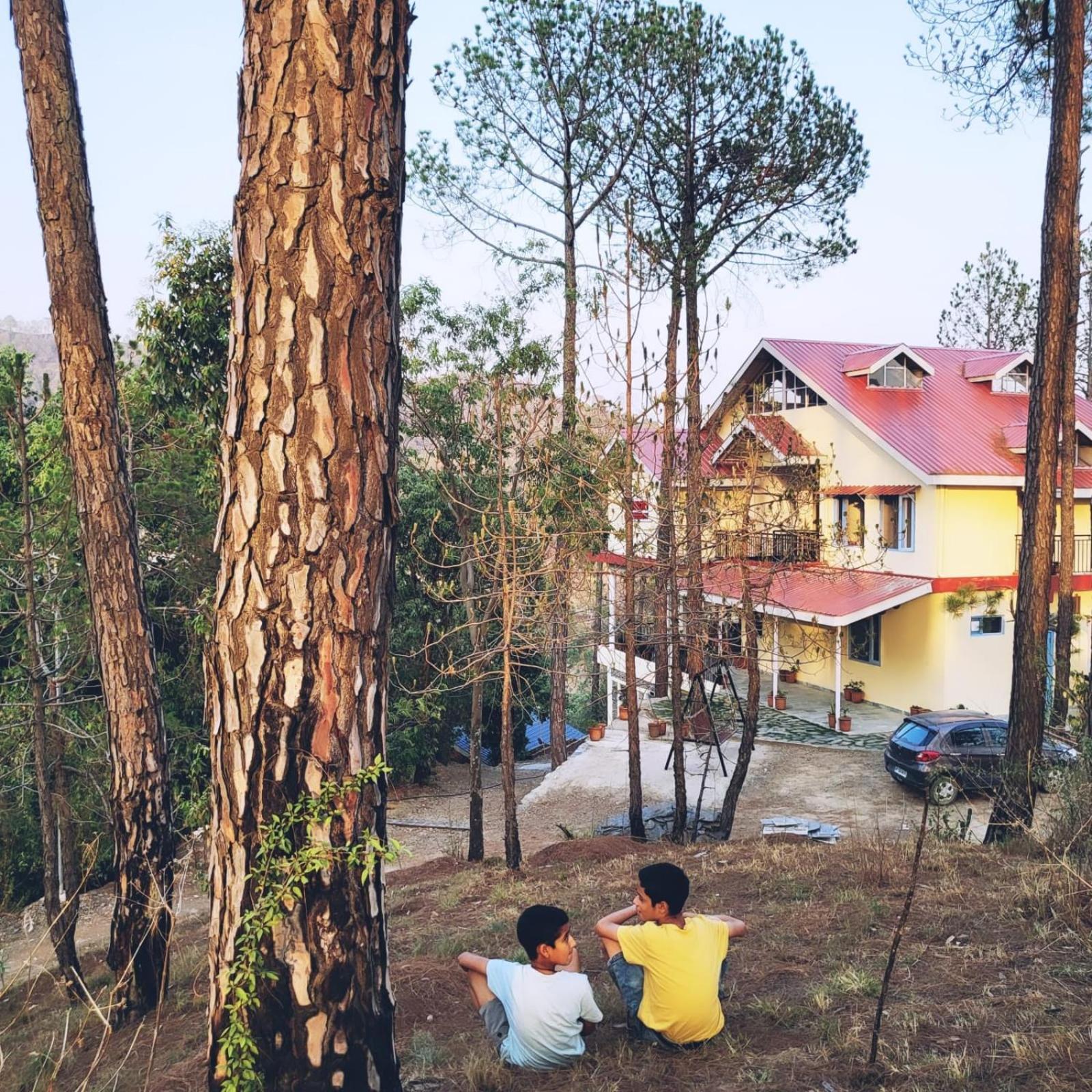 Rainbow Resorts Solan Bagian luar foto