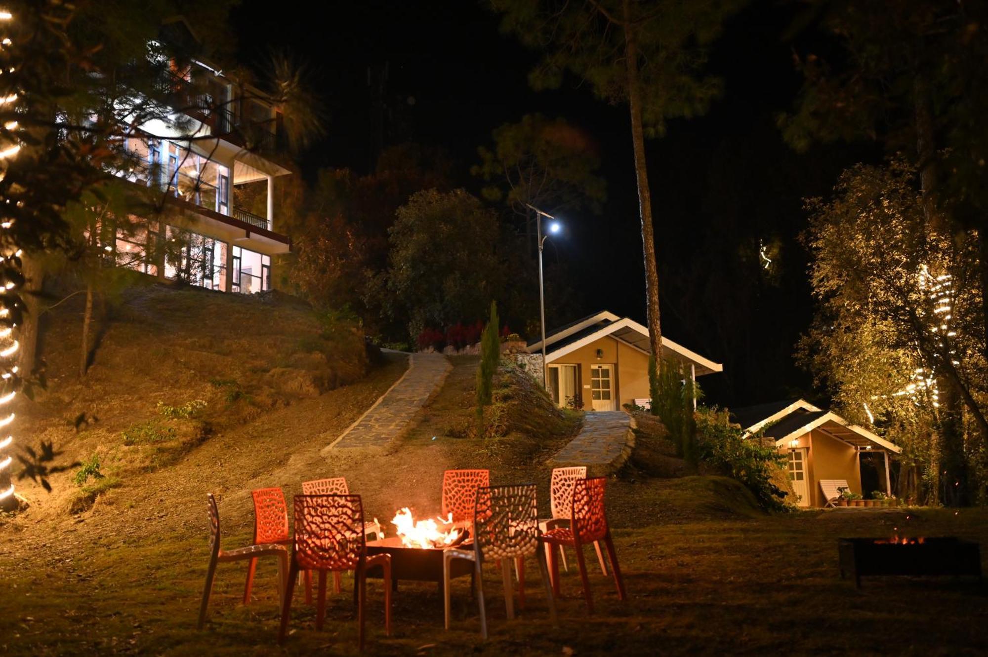 Rainbow Resorts Solan Bagian luar foto