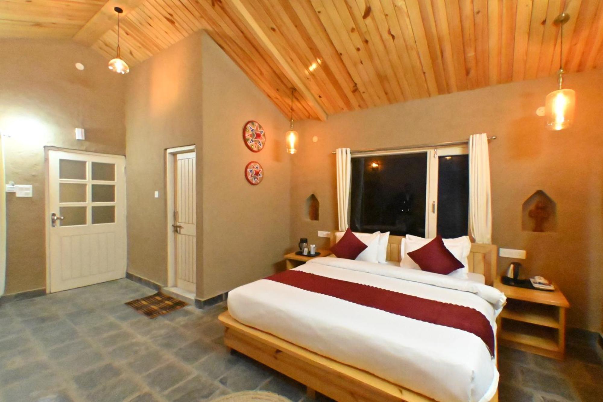 Rainbow Resorts Solan Bagian luar foto