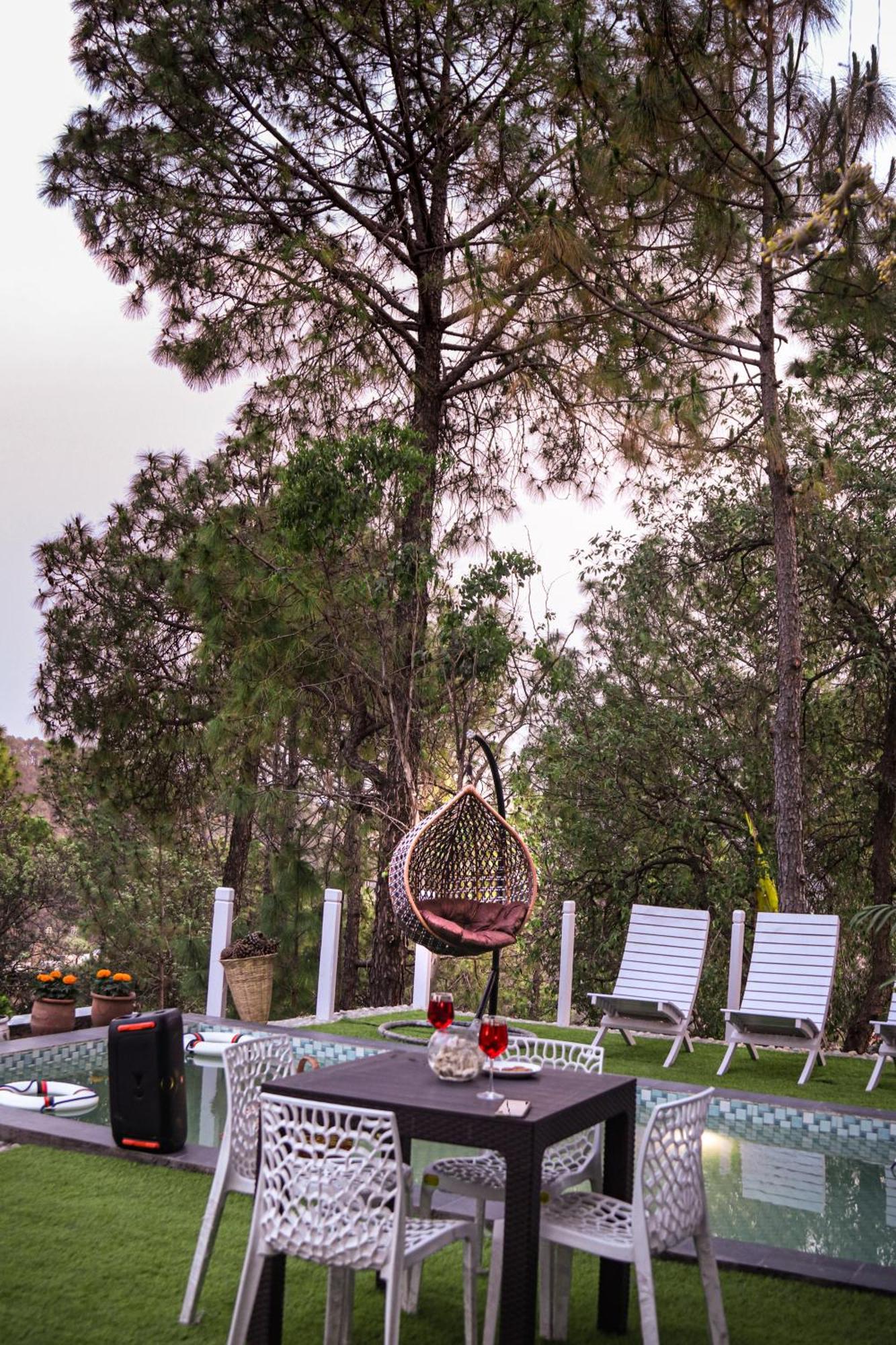 Rainbow Resorts Solan Bagian luar foto